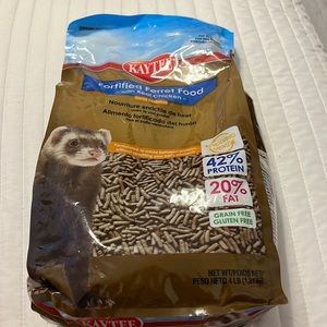 Ferret food ( real chicken)